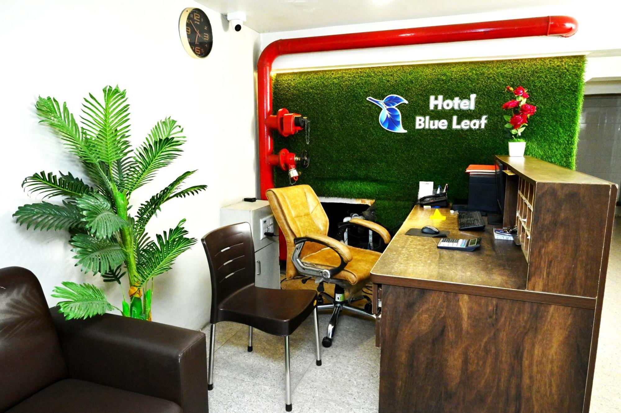 Hotel Blue Leaf Rajkot Esterno foto